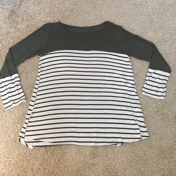 Tops - Flowy tunic top size medium